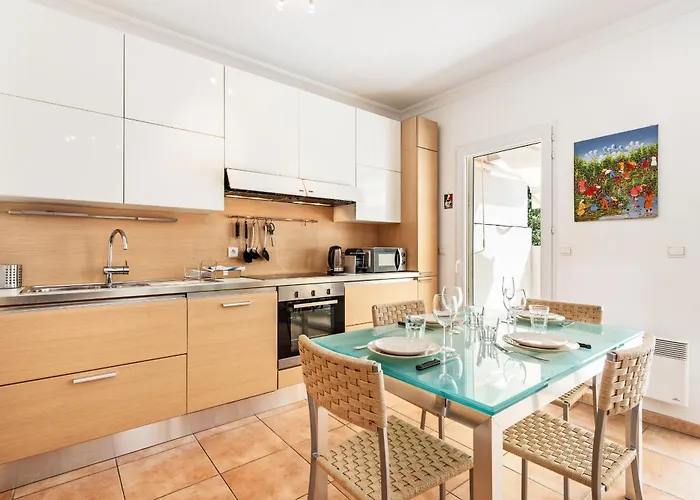 L'imperial, Terrasse * 芒通